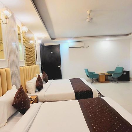 The Glory Suites Near Igi Airport Nova Deli Exterior foto