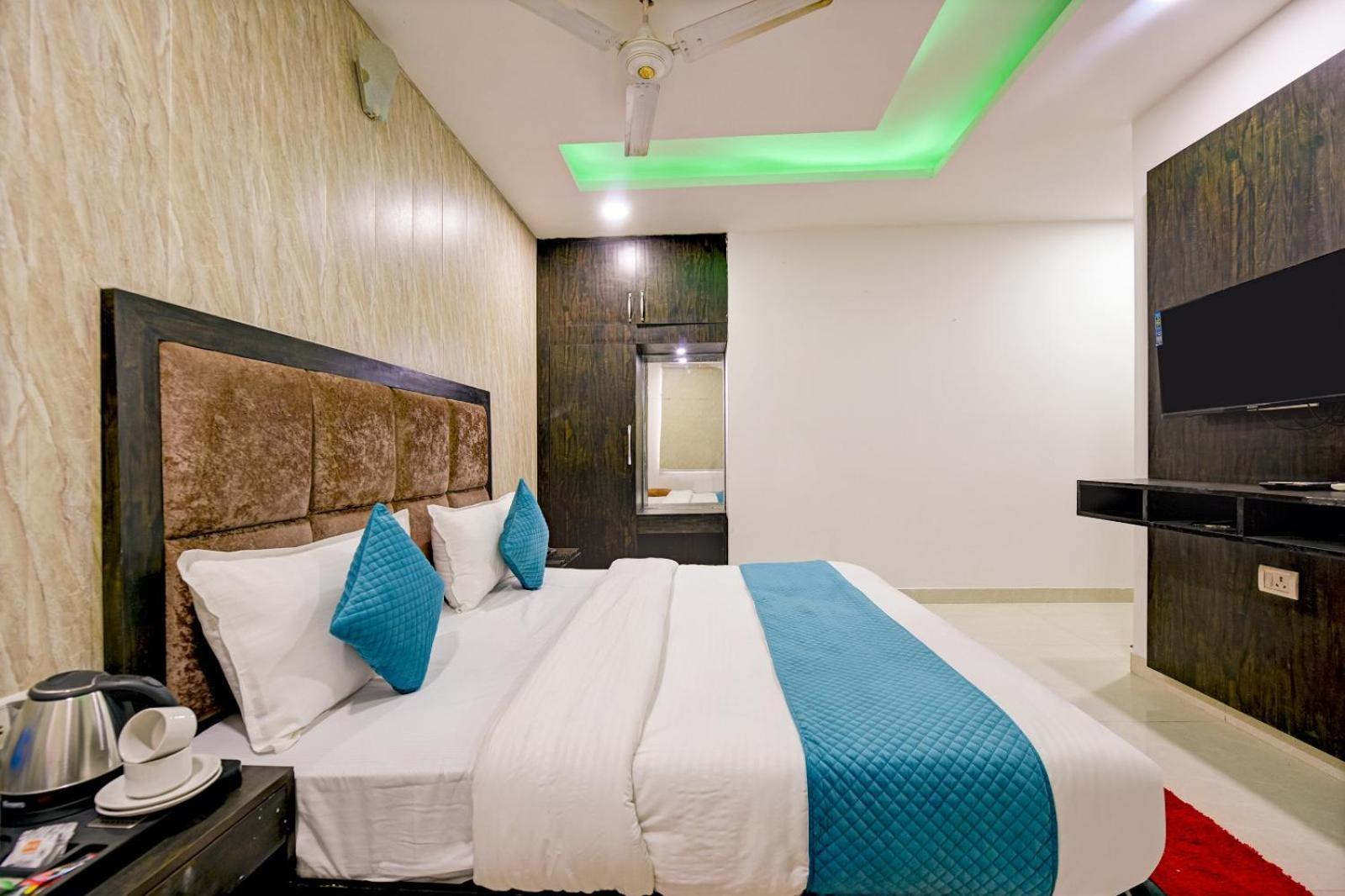 The Glory Suites Near Igi Airport Nova Deli Exterior foto